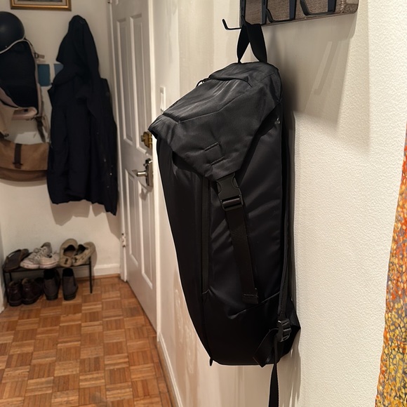 Ryu Bags Ryu 8l Quick Pack In Very Good Condition Poshmark